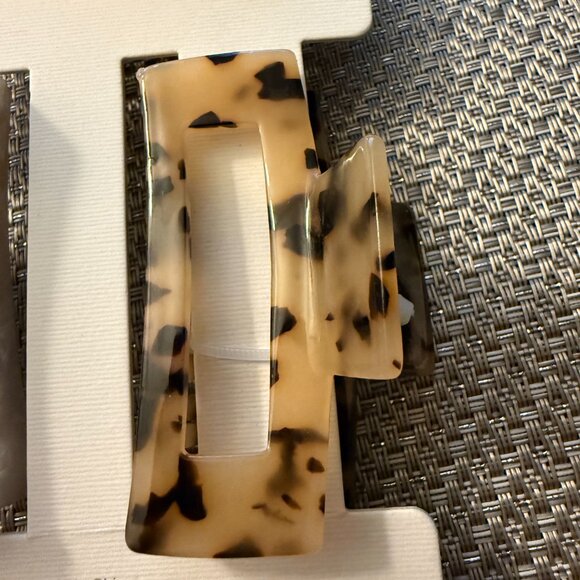 C&C California Hair Claw Clips Set of 3 – Tortoiseshell & Pearl Finish, New - Picture 3 of 5